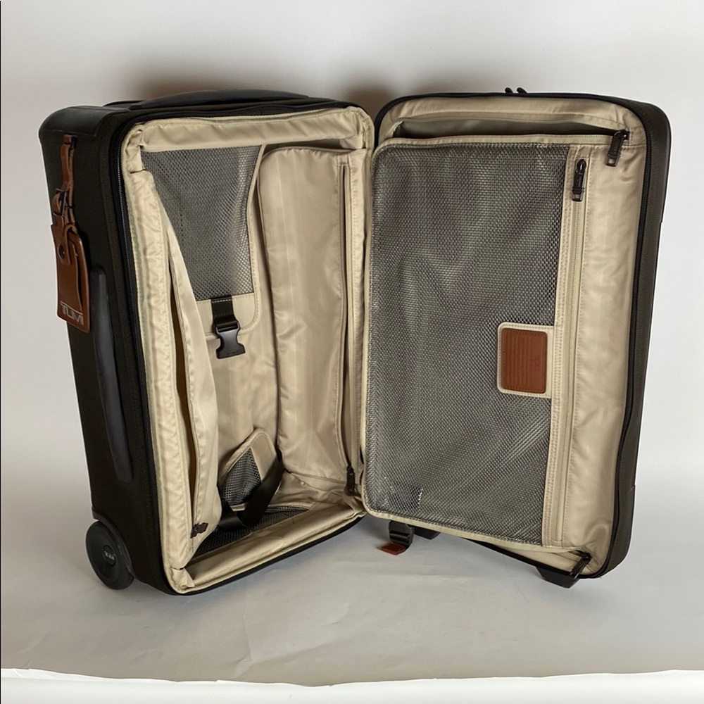 TUMI Alpha 2 Carry - On Expandable Suitcase 21” 2-Wheel Brown 22020ES2. - Picture 6 of 16